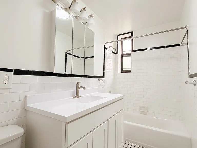 2147 E 17th St #34 — Photo 6