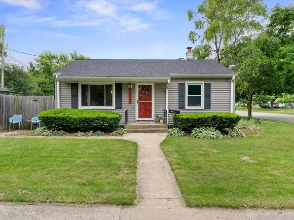 9155 West Park Hill AVENUE, Milwaukee, WI 53226
