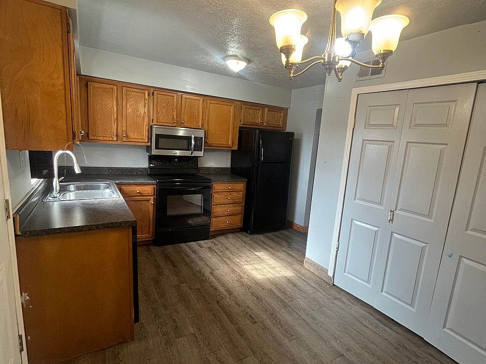 1st image of 105 Sheila Ct #1