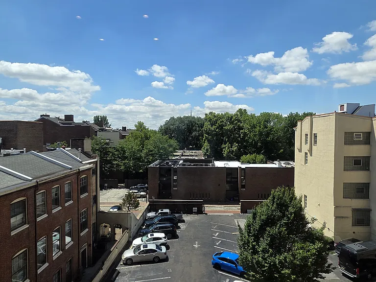 314-22 Walnut St #402 — Photo 13