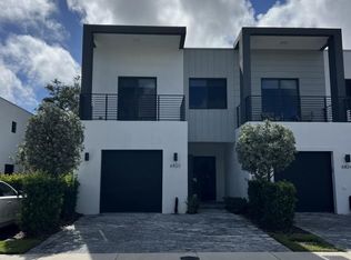 6820 SW 80th St, Miami, FL 33143