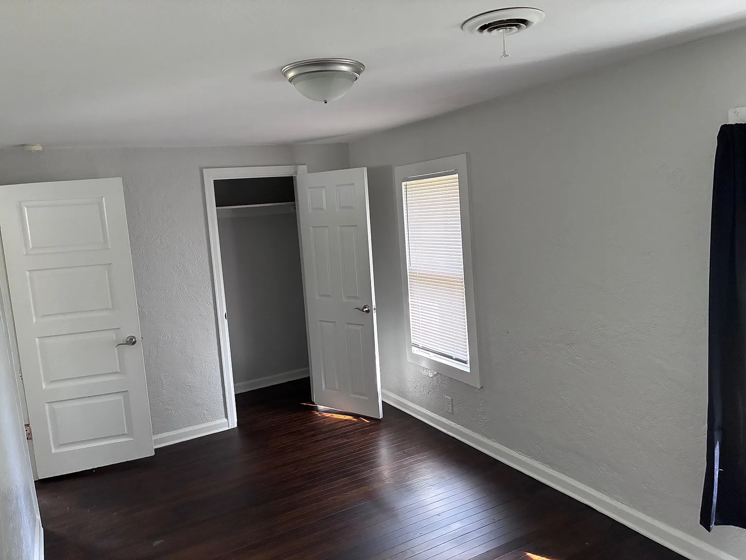 2 bed, 800 sqft, $1,300 — Photo 3