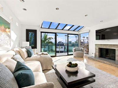 28 Sea Colony Dr, Santa Monica, CA, 90405