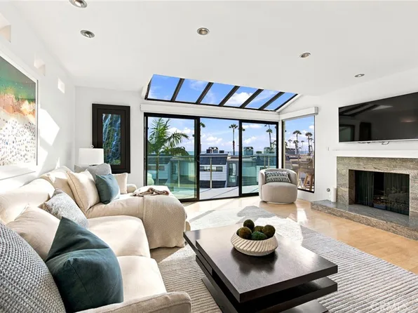 28 Sea Colony Dr, Santa Monica, CA 90405