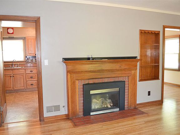 4th image of 305 W York Ave