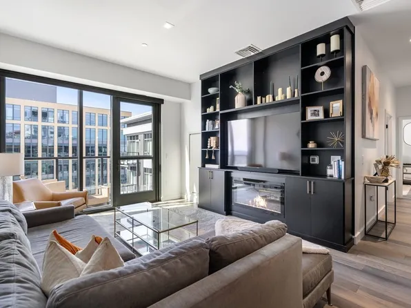 375 Canal St #Penthouse 201, Somerville, MA 02145