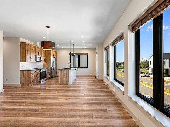 4th image of 3722 Equestrian Ln #C