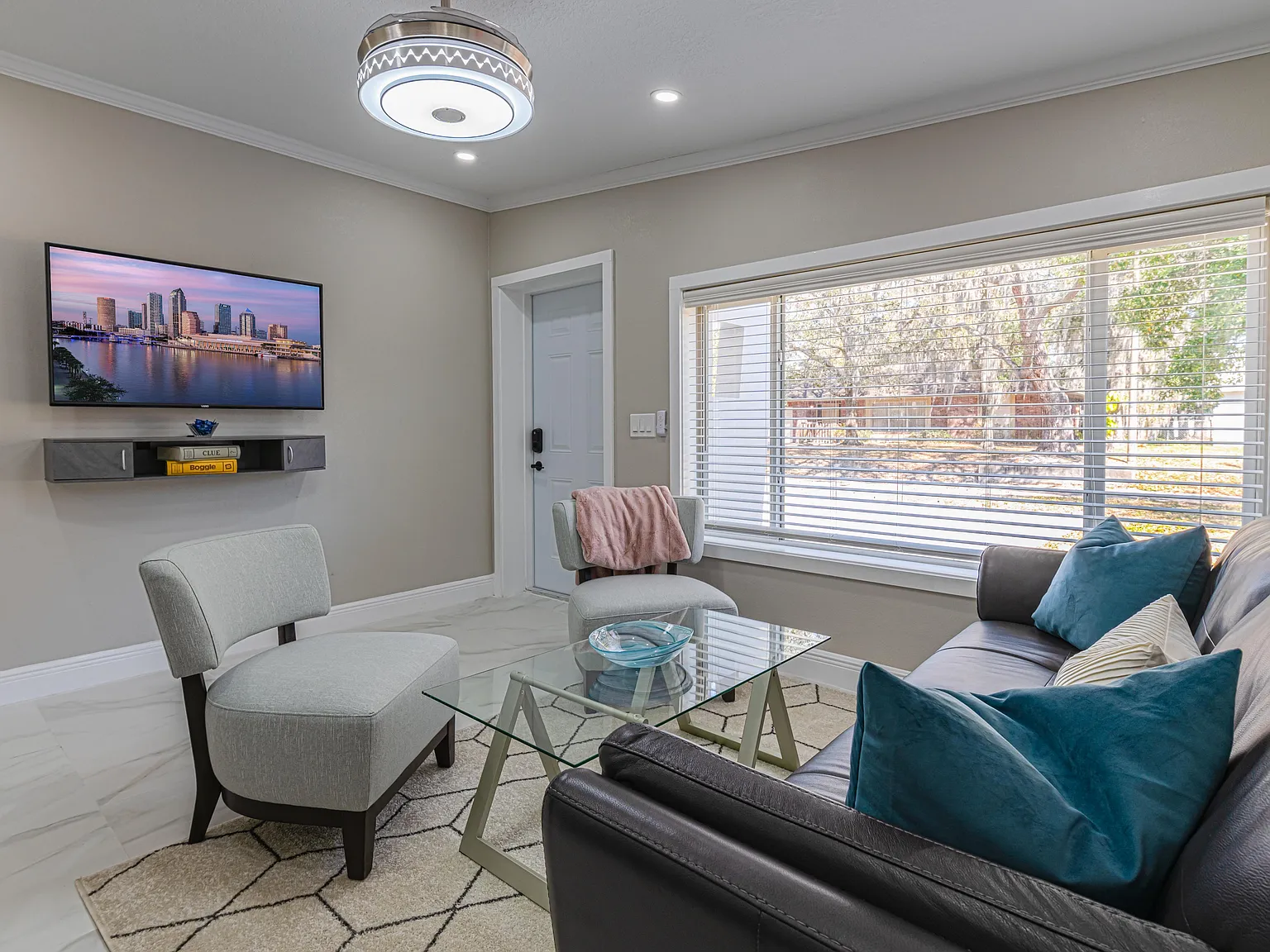 2 bed, $4,000 — Photo 2