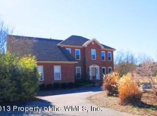 103 Crescent Dr, Williamsburg, VA 23188