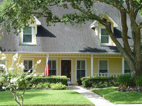 2nd image of 12527 Burgoyne Dr