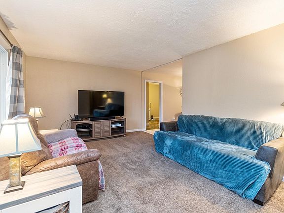 5th image of 140 7th Avenue Ct NE