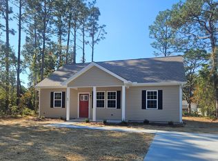 40 Bridges Rd, Southport, NC 28461