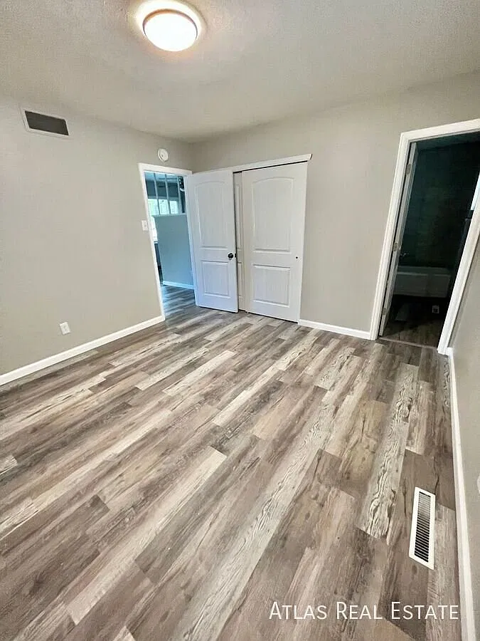 West Side 1-Bedroom Ready for Move In, With Move in Special! Tour Today — Photo 4