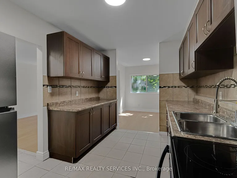 1140 Tavistock Dr #8 — Photo 7