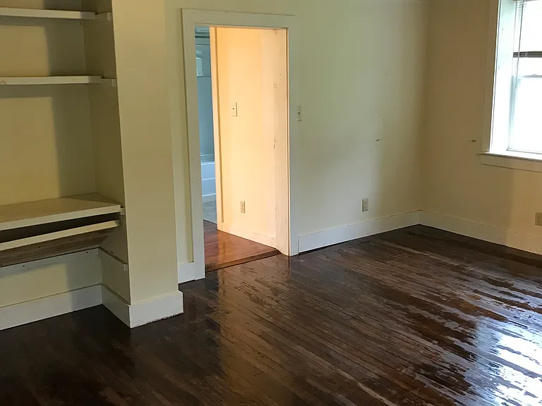 6514 Creek Rd — Photo 17