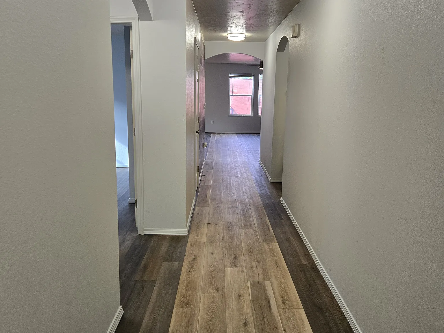 3 bed, 1702 sqft, $2,300 — Photo 4