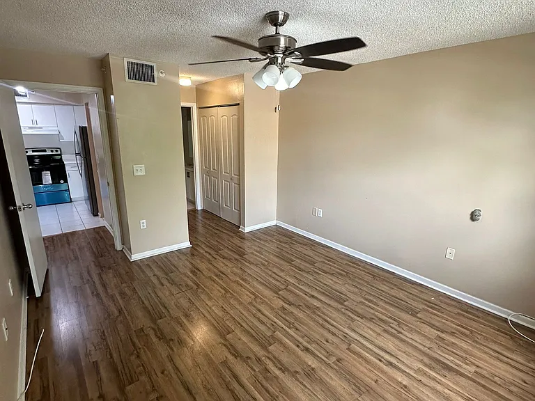 205-4828 State Highway 205 #205 — Photo 23