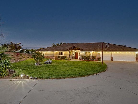 3rd image of 2092 Tudor Ln