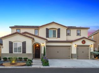 667 Heirloom Ln, Clovis, CA 93619