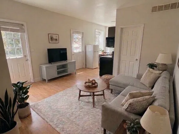 165 W Moreland Ave Floor 1, Hatboro, PA 19040
