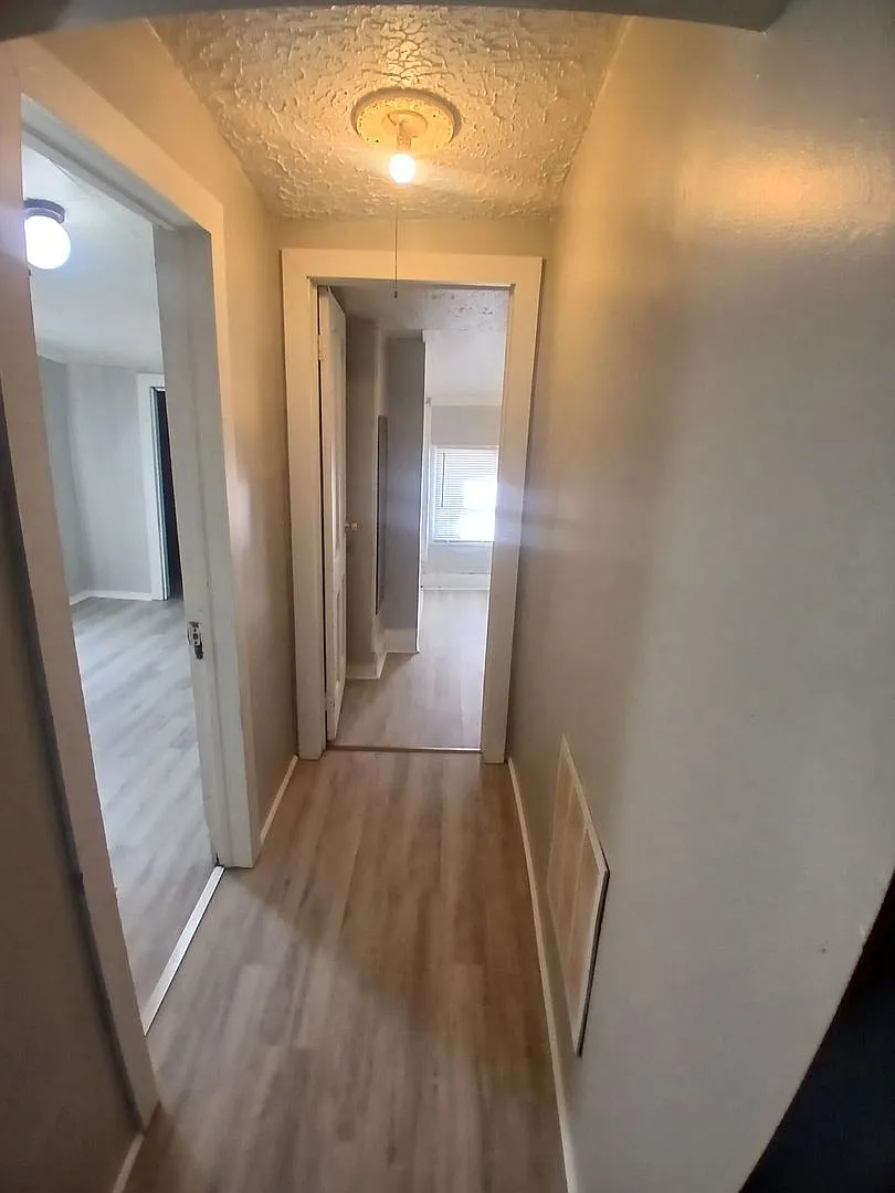 Cozy 3 Bedroom Upstairs Apartment- Available Now! W+D Hookup! Pet Friendly! — Photo 1