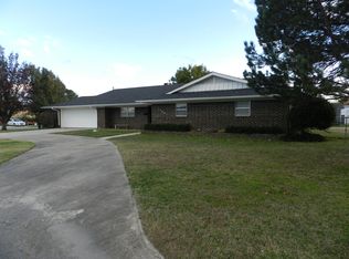 1104 E Ellis Ave, Davis, OK 73030