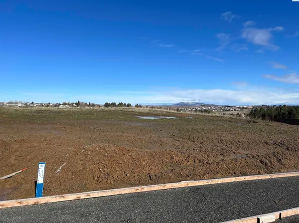 1040 SW Panorama Dr, Pullman, WA 99163