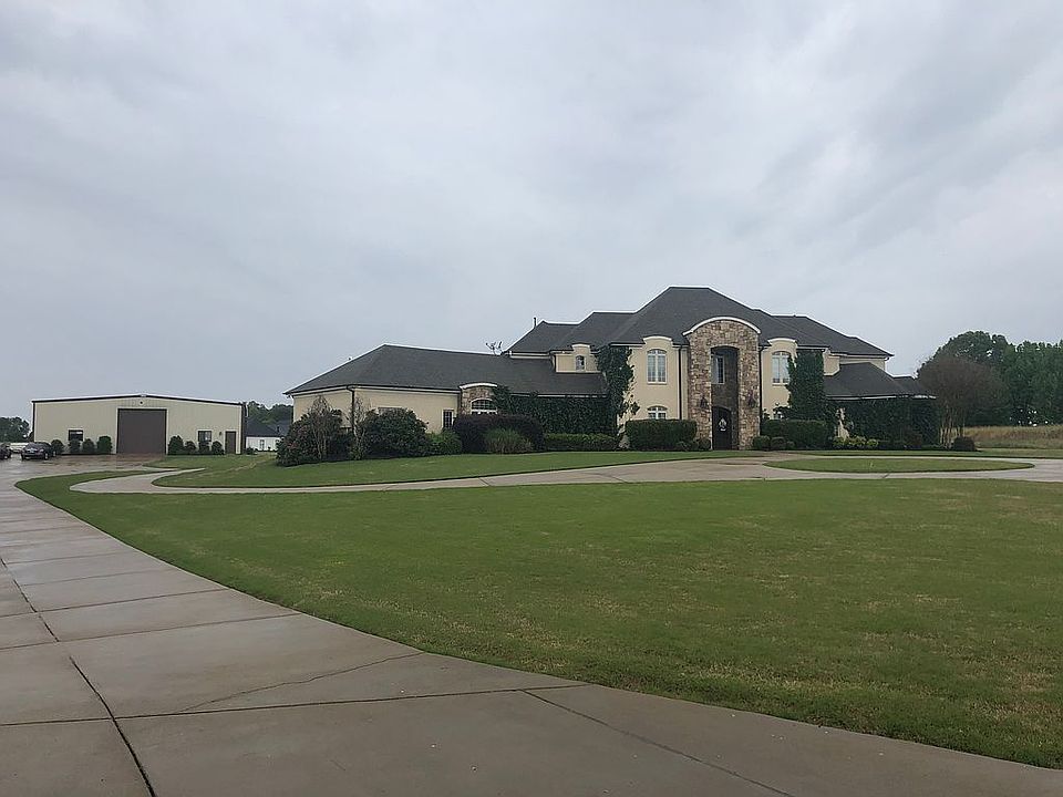 2nd image of 2861 Oak Grove Cv