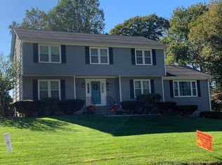 33 Spinning Wheel Rd, Monroe, CT 06468