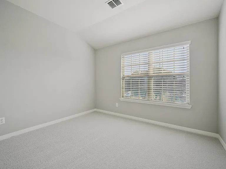 3934 Amberwood Dr — Photo 23