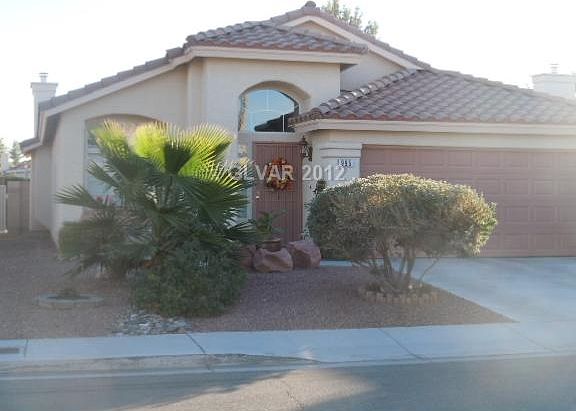 2nd image of 995 Rainbow Cliff Ct