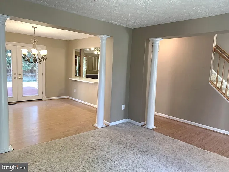 7931 Carriage Dr — Photo 5