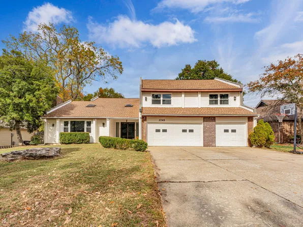 3745 W Maplewood Street, Springfield, MO 65807