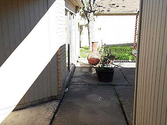 5th image of 4110 Barnwell Dr