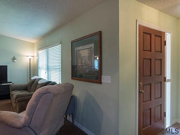 4th image of 40 Bressler Ln