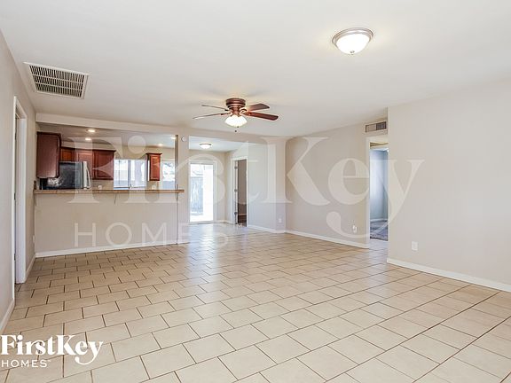 4th image of 2907 E Michelle Dr