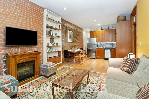 Rented by Susan Finkel, LREB | media 14