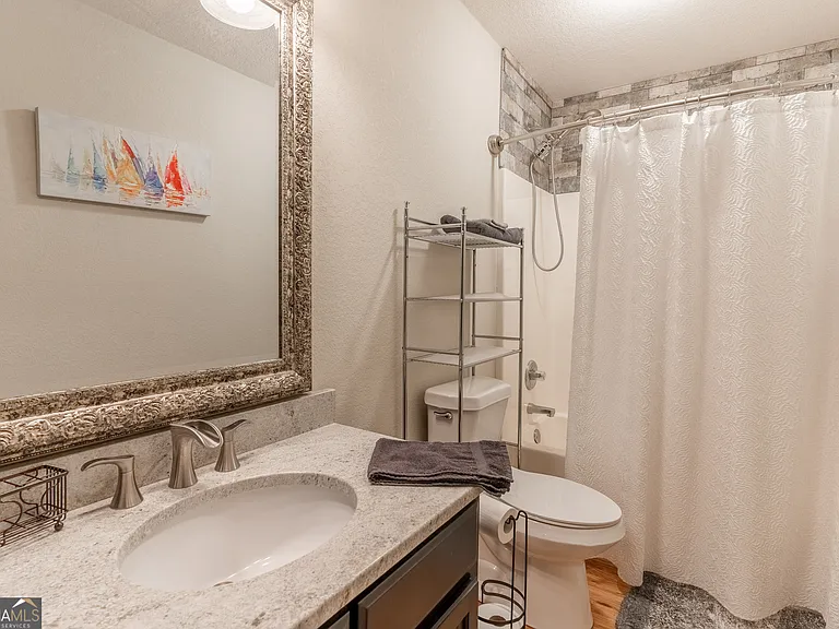 597 Meadow Brook Ln — Photo 23