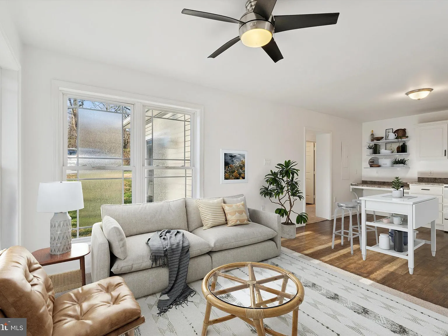 1 bed, 1.0 bath, 850 sqft, $2,200 — Photo 2