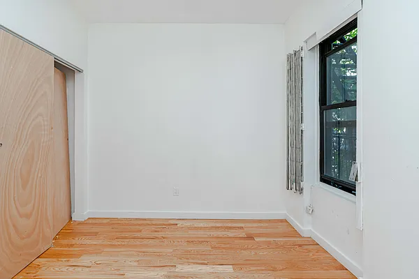 Rented by Farside Realty LLC | media 3