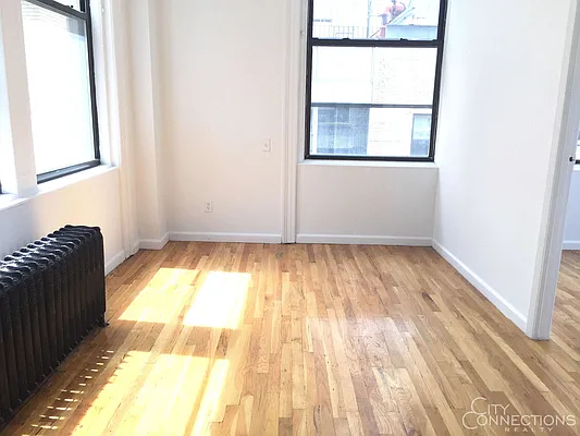 Rented by City Connections Realty | media 9