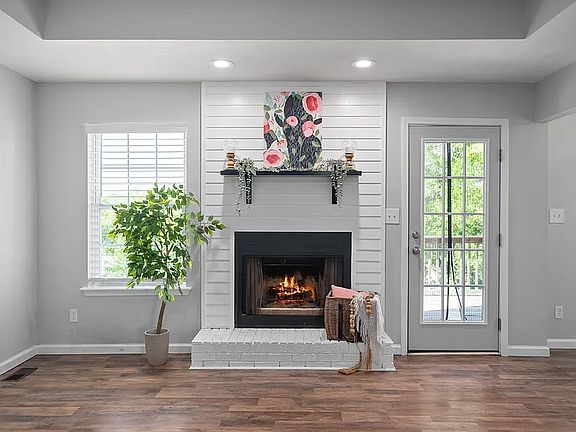 4th image of 2039 Windmeade Dr