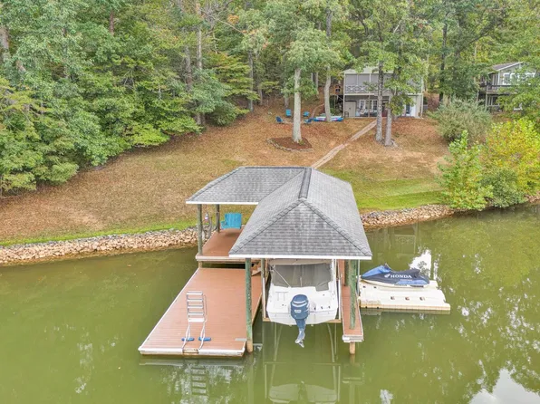 416 Beckys Creek Dr, Moneta, VA 24121