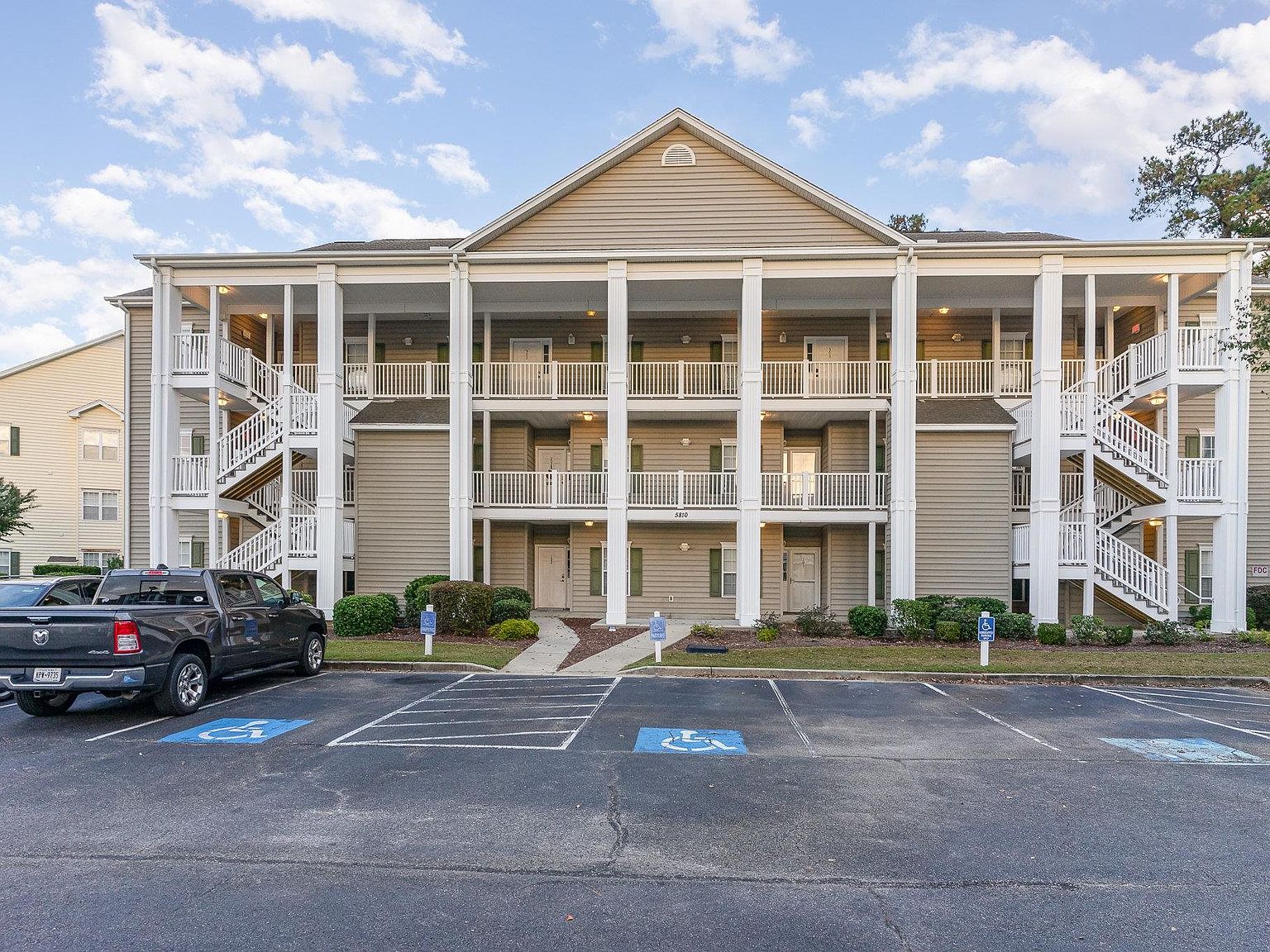 5810 Longwood Dr. #201