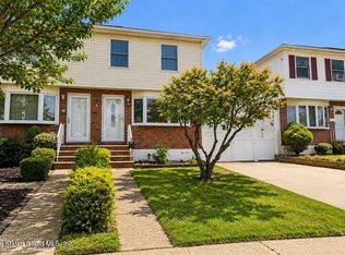 221 Abingdon Ave, Staten Island, NY 10308