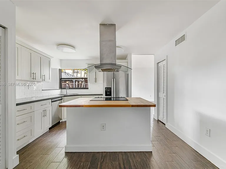 6768 SW 104th Ave — Photo 17