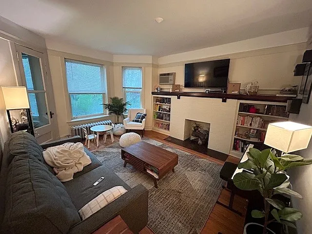 4141 N Greenview Ave #2S — Photo 2