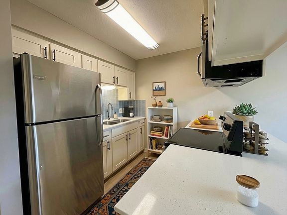 3rd image of 600 1/2 E 53rd St #138