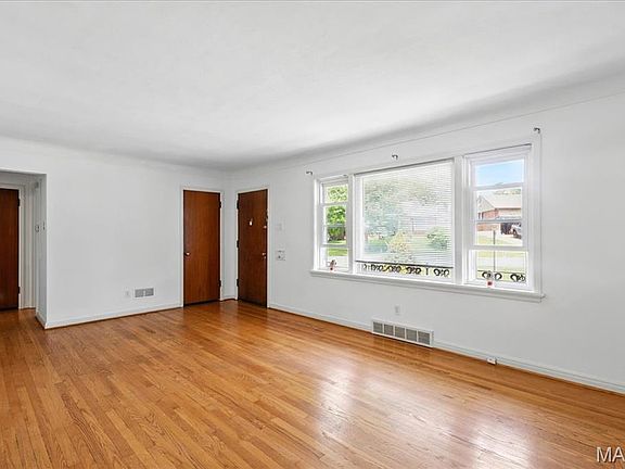 4th image of 7054 Eichelberger Dr
