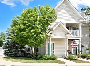 22606 Lenox Dr #727, Fairview Park, OH 44126